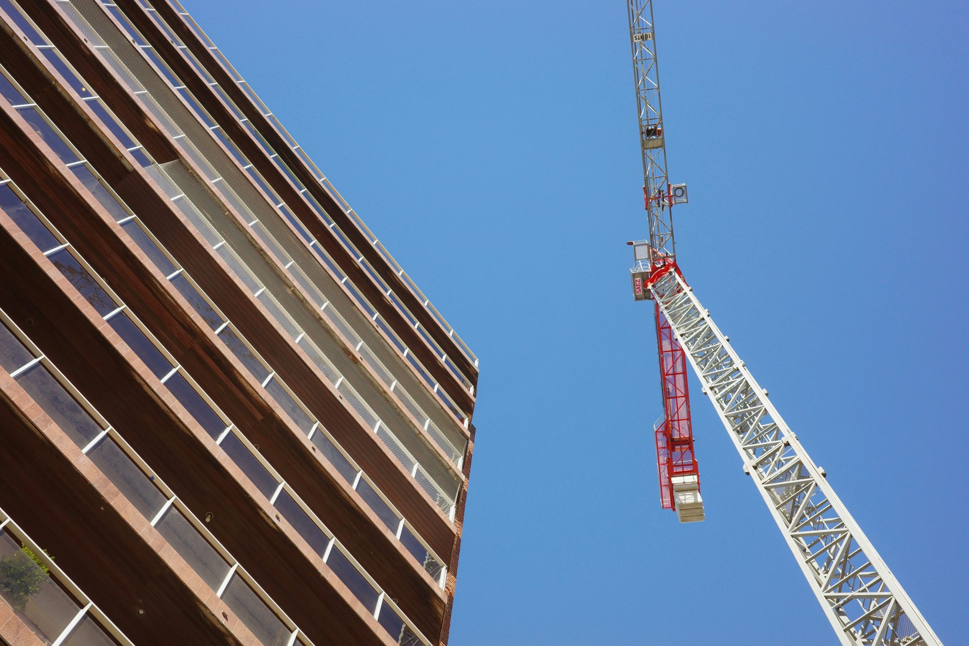 chantier de construction d'un immeuble de grande hauteur urbain